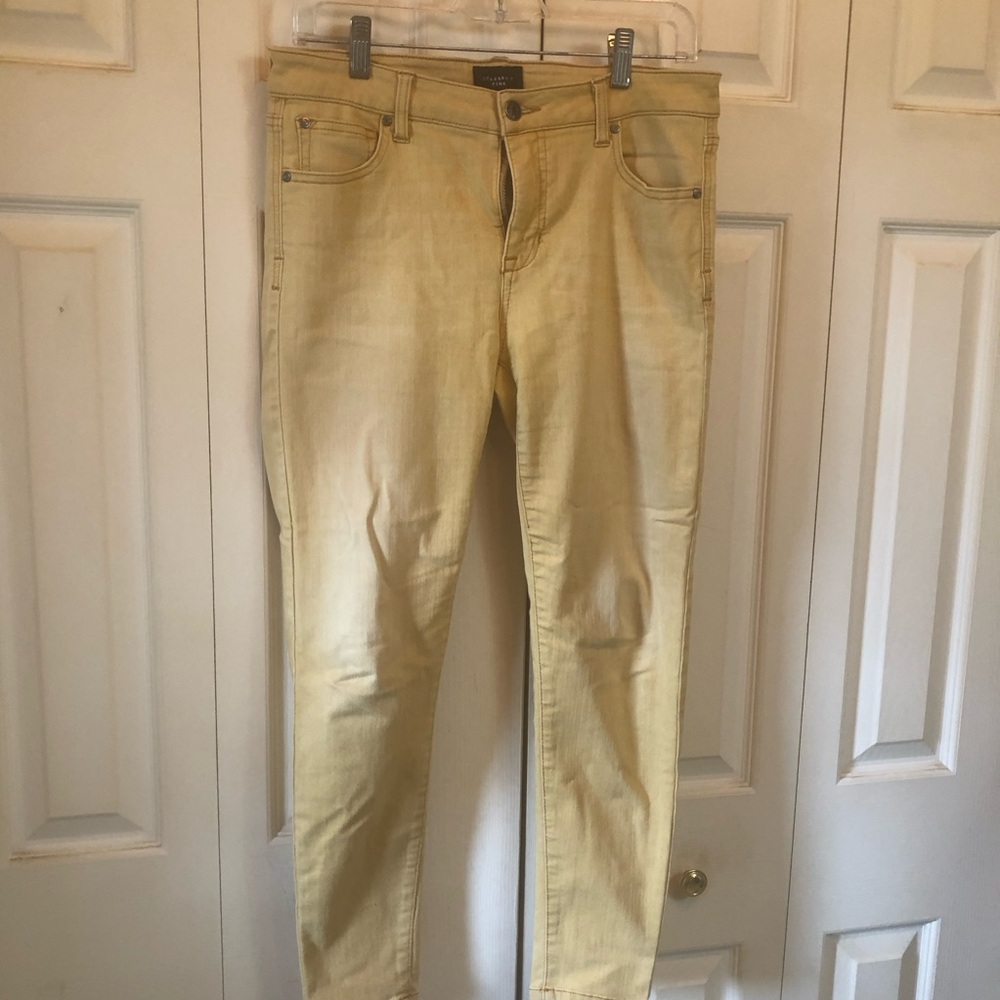 Celebrity Pink Skinny Jeans in Pale Yellow
